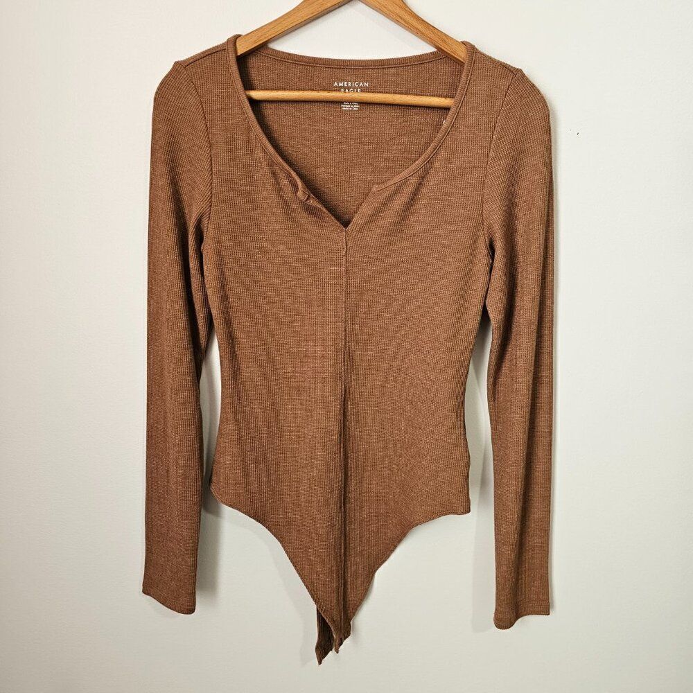 NWT AMERICAN EAGLE OUTFITTERS TAN SPLIT V WAFFLE KNIT LONGSLEEVES BODYSUIT L